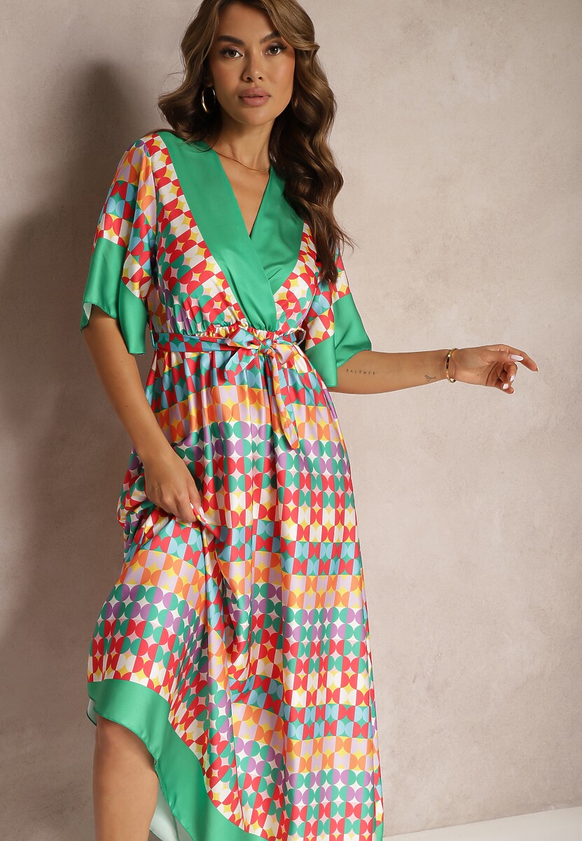 Zielona Rozkloszowana Sukienka Maxi z Głębokim Dekoltem i Gumką w Pasie Saviak