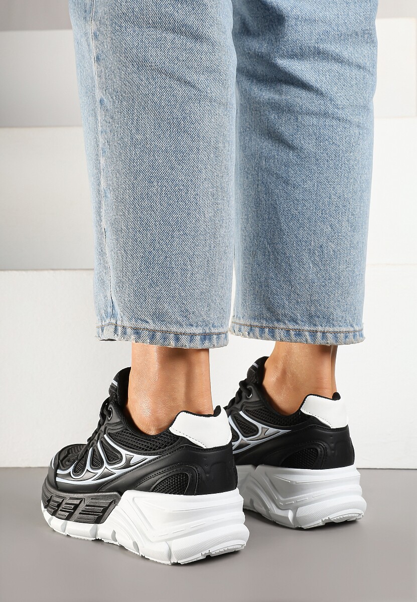 Czarne Sneakersy Streetwearowe na Tłoczonej Platformie Tertewia