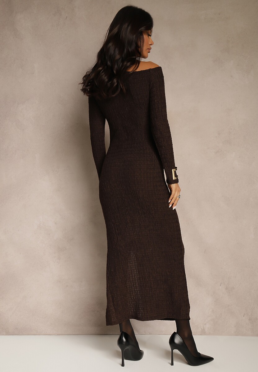 Brązowa Sukienka o Dopasowanym Kroju Ozdobiona Metaliczną Aplikacją Reittia