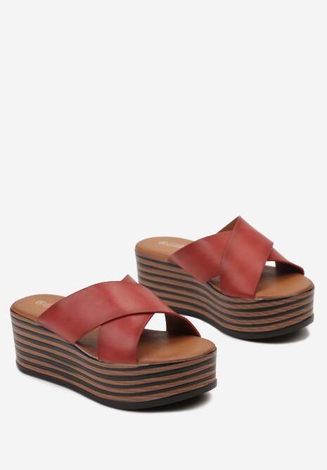 Czerwone Klapki na Grubej Podeszwie z Krzyżującymi się Paskami Flemaria