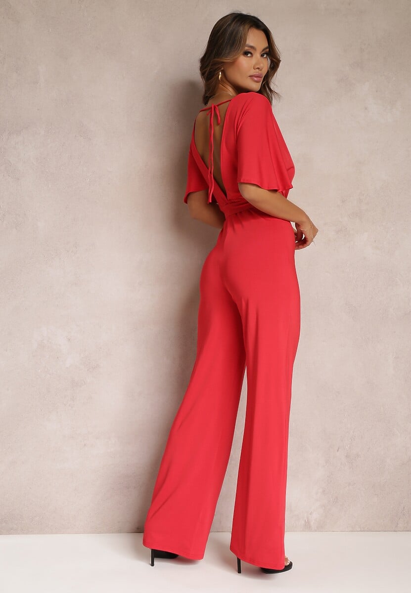 Czerwony Długi Kombinezon z Wiązaniem i Głębokim Kopertowym Dekoltem Sumya