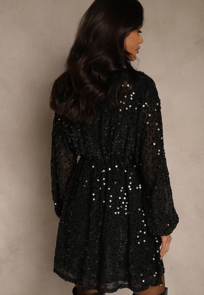 Czarna Rozkloszowana Sukienka z Długimi Rękawami Zdobiona Cekinami Reisena