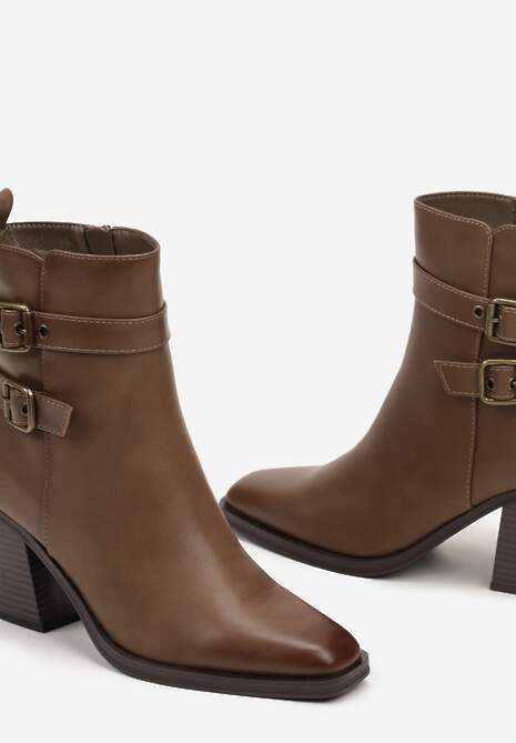 Ciemnobeżowe Botki na Ściętym Obcasie z Klamrami Revirae
