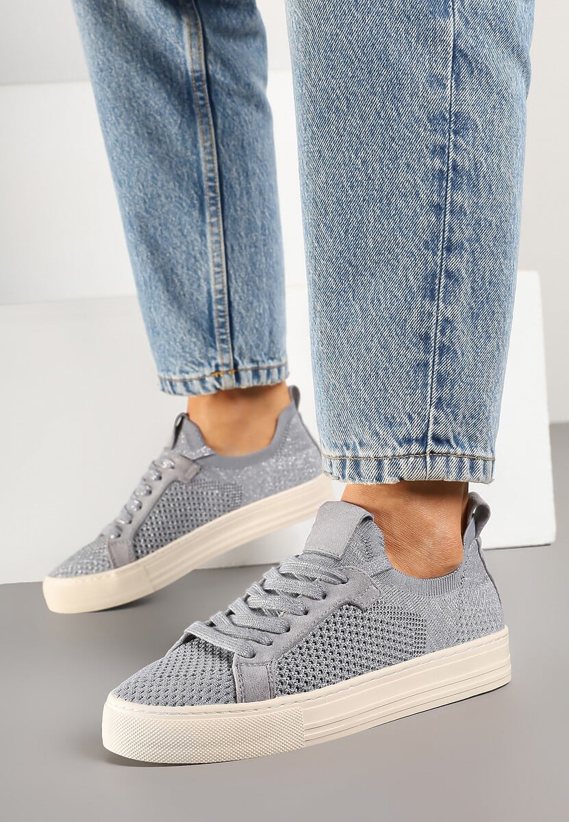Srebrne Siateczkowe Sneakersy Ozdobione Metaliczną Nicią Nimiarene