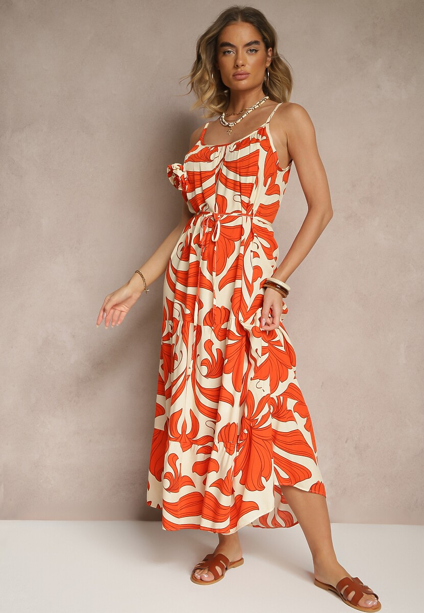 Pomarańczowa Rozkloszowana Sukienka z Wiskozy na Ramiączkach Zdobiona Broszką Maralana