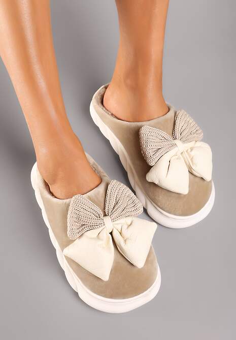 Ciemnobeżowe Kapcie na Płaskiej Podeszwie z Futerkiem i Kokardą Dezilaine