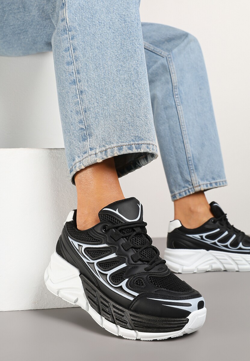 Czarne Sneakersy Streetwearowe na Tłoczonej Platformie Tertewia