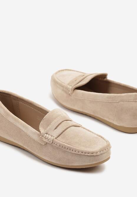 Ciemnobeżowe Mokasyny z Ozdobnymi Przeszyciami Rivgis