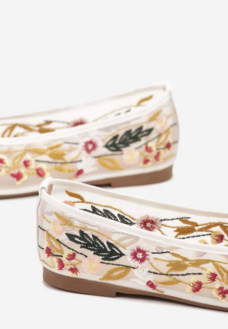 Białe Haftowane Balerinki z Siateczki z Kwiatowym Motywem Feviane