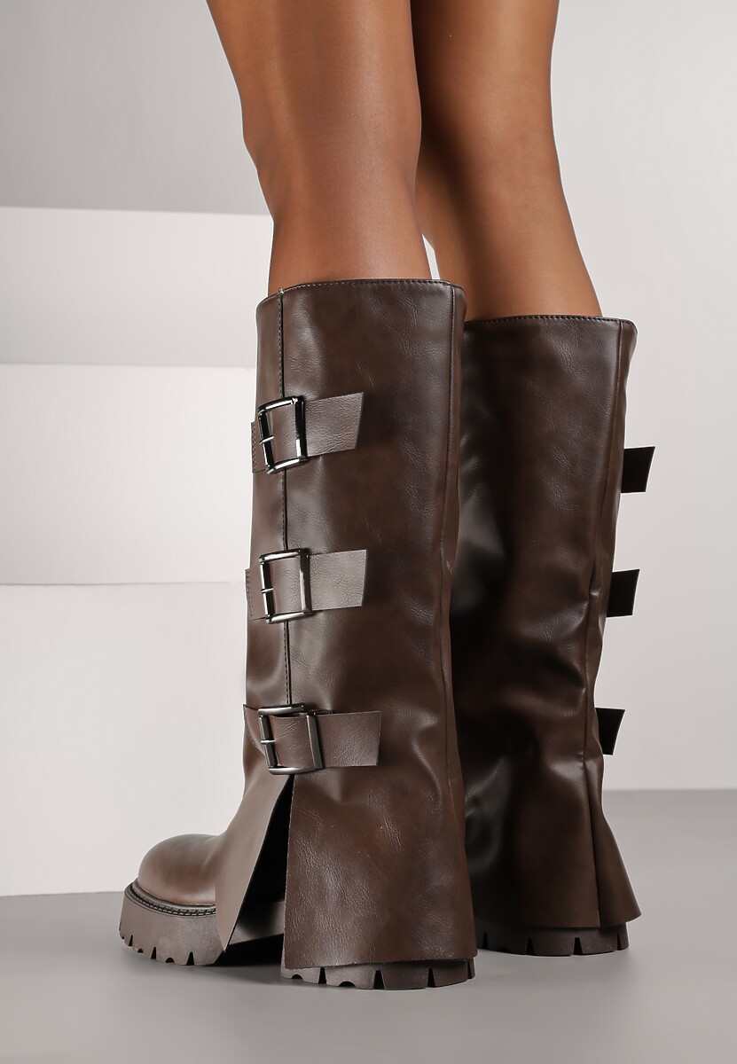 Ciemnobrązowe Kozaki VICES z Wywiniętą Cholewką Zdobioną Sprzączkami Anileria