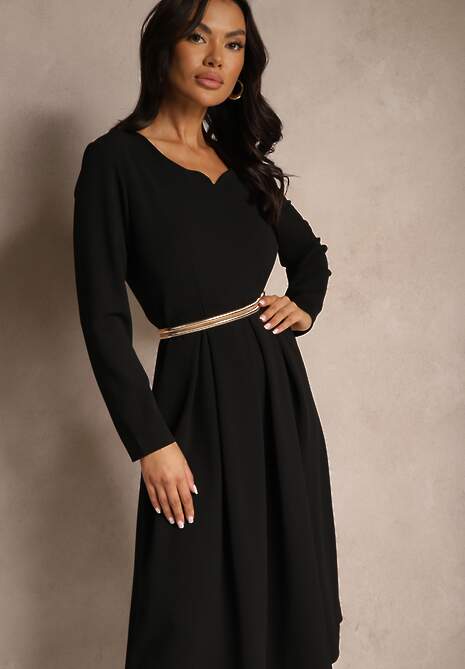 Czarna Sukienka o Rozkloszowanym Kroju z Trójkątnym Dekoltem Temivara