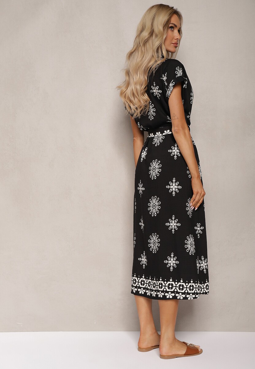 Czarna Sukienka z Dodatkiem Wiskozy o Kroju Koszulowym Wykończona Paskiem i Guzikami Mivavia