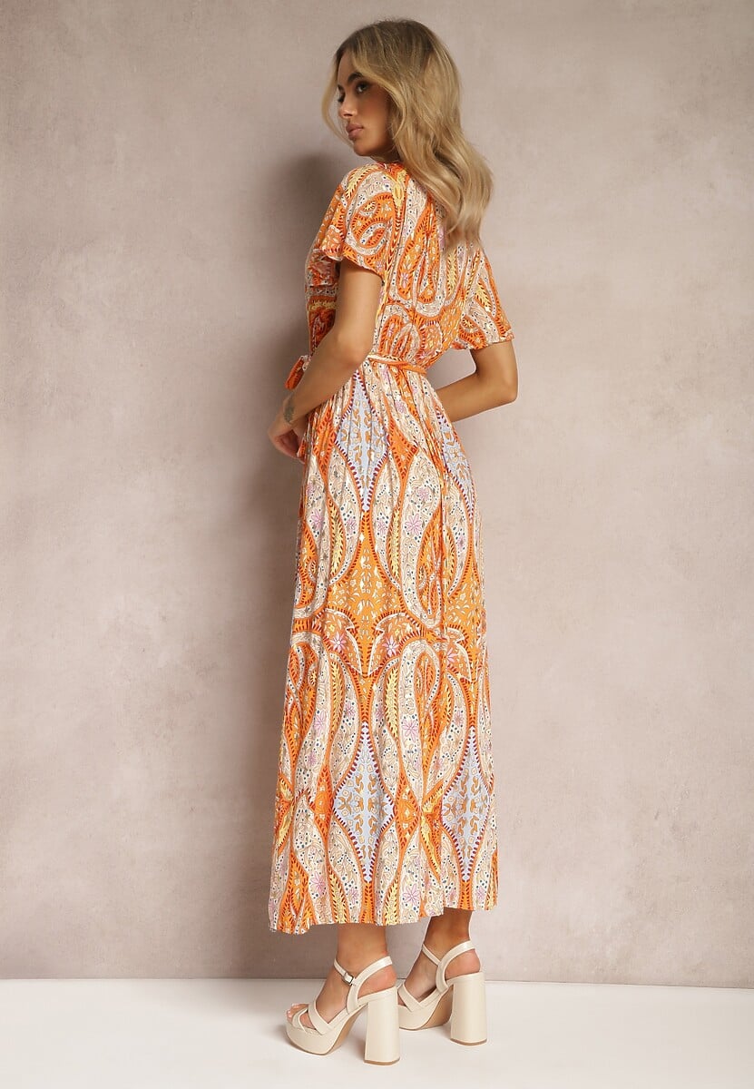 Pomarańczowa Rozkloszowana Sukienka o Kopertowym Fasonie z Paskiem i Ozdobnym Wzorem Briarwin