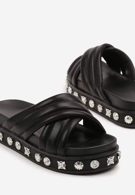 Czarne Klapki na Platformie Ozdobione Nitami Iveloiti