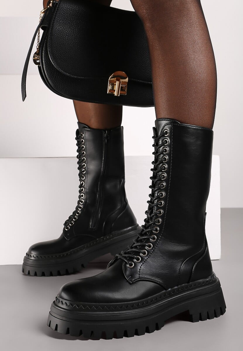 Czarne Botki Typu Traperki na Grubej Podeszwie z Ozdobnym Łańcuszkiem Elonika