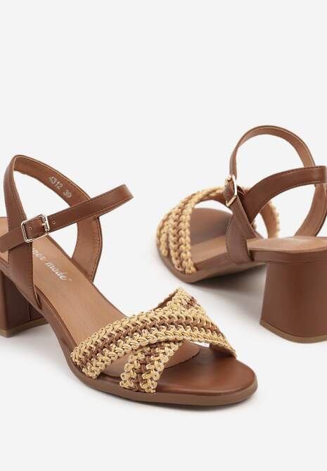 Brązowe Sandały na Słupku Ozdobione Plecionką Mevenaelle