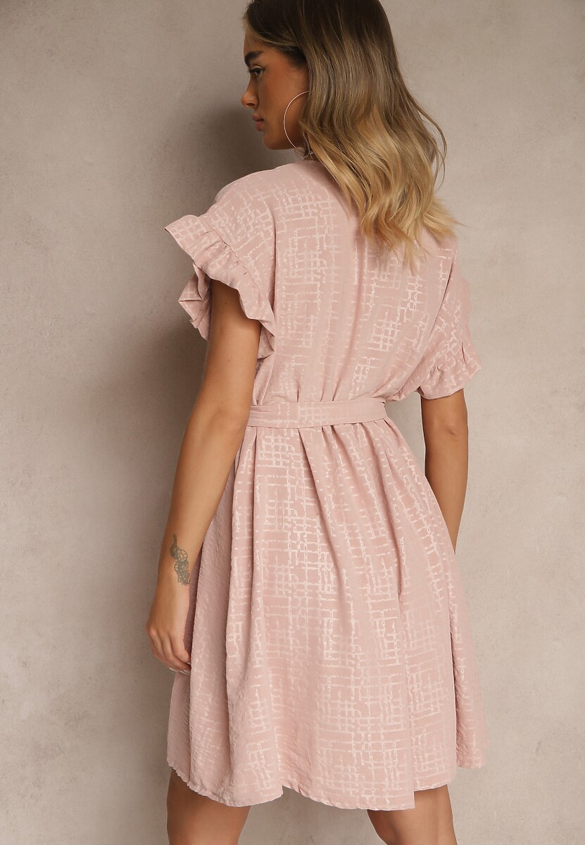 Ciemnoróżowa Sukienka z Paskiem i Falbankami przy Rękawach Folunelle