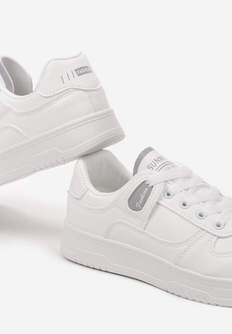 Biało-Szare Sneakersy z Cholewką przed Kostkę z Delikatną Perforacją Trissa