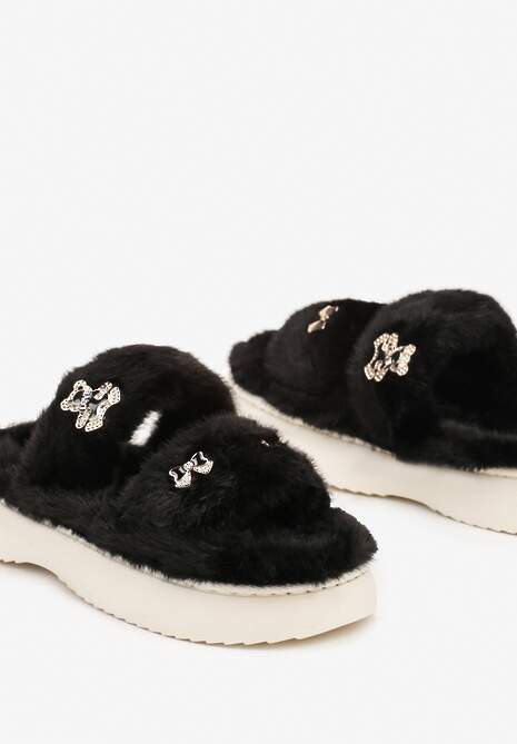 Czarne Kapcie z Futerkiem na Grubej Podeszwie Ozdobione Aplikacjami 3D Riamaya
