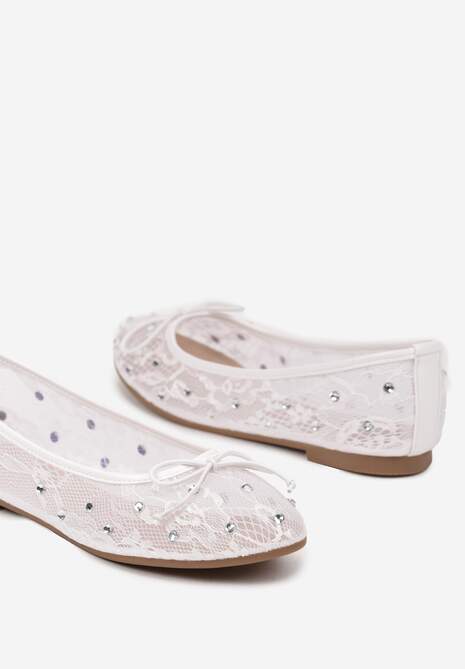 Białe Siateczkowe Balerinki na Płaskiej Podeszwie z Cyrkoniami i Koronką Froresi