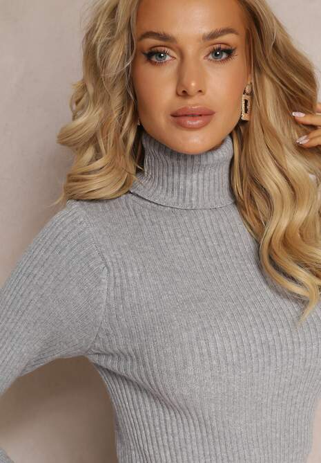 Szara Dopasowana Sukienka z Golfem i Prążkowanej Dzianiny Mariase