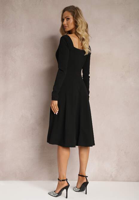 Czarna Rozkloszowana Sukienka Midi z Guzikami i Głębokim Dekoltem Salaria