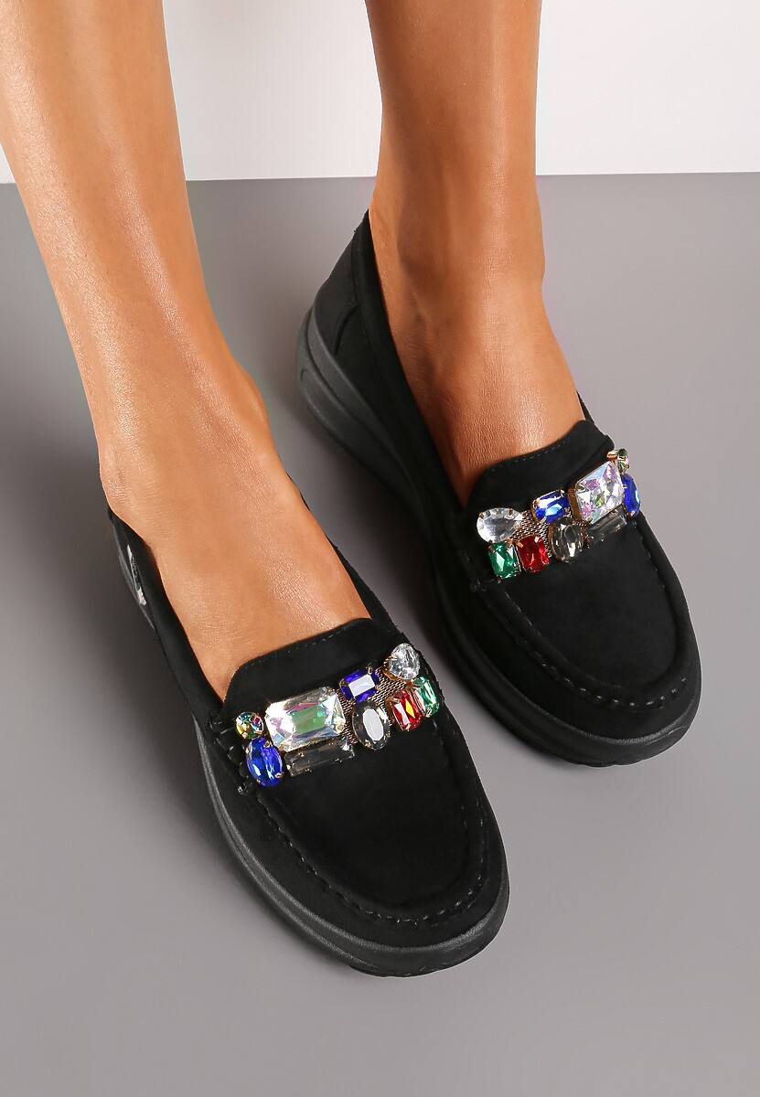 Czarne Mokasyny na Niskiej Platformie z Obszytym Przodem i Kryształkami Keelana