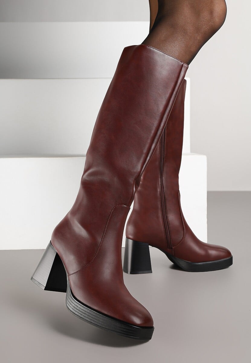 Bordowe Kozaki na Słupku z Lekkim Ociepleniem Ansilaria