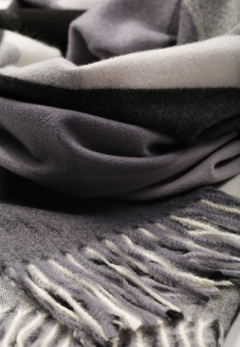 Szary Szalik Bawełniano-Wiskozowy w Kratę z Frędzlami Siravel