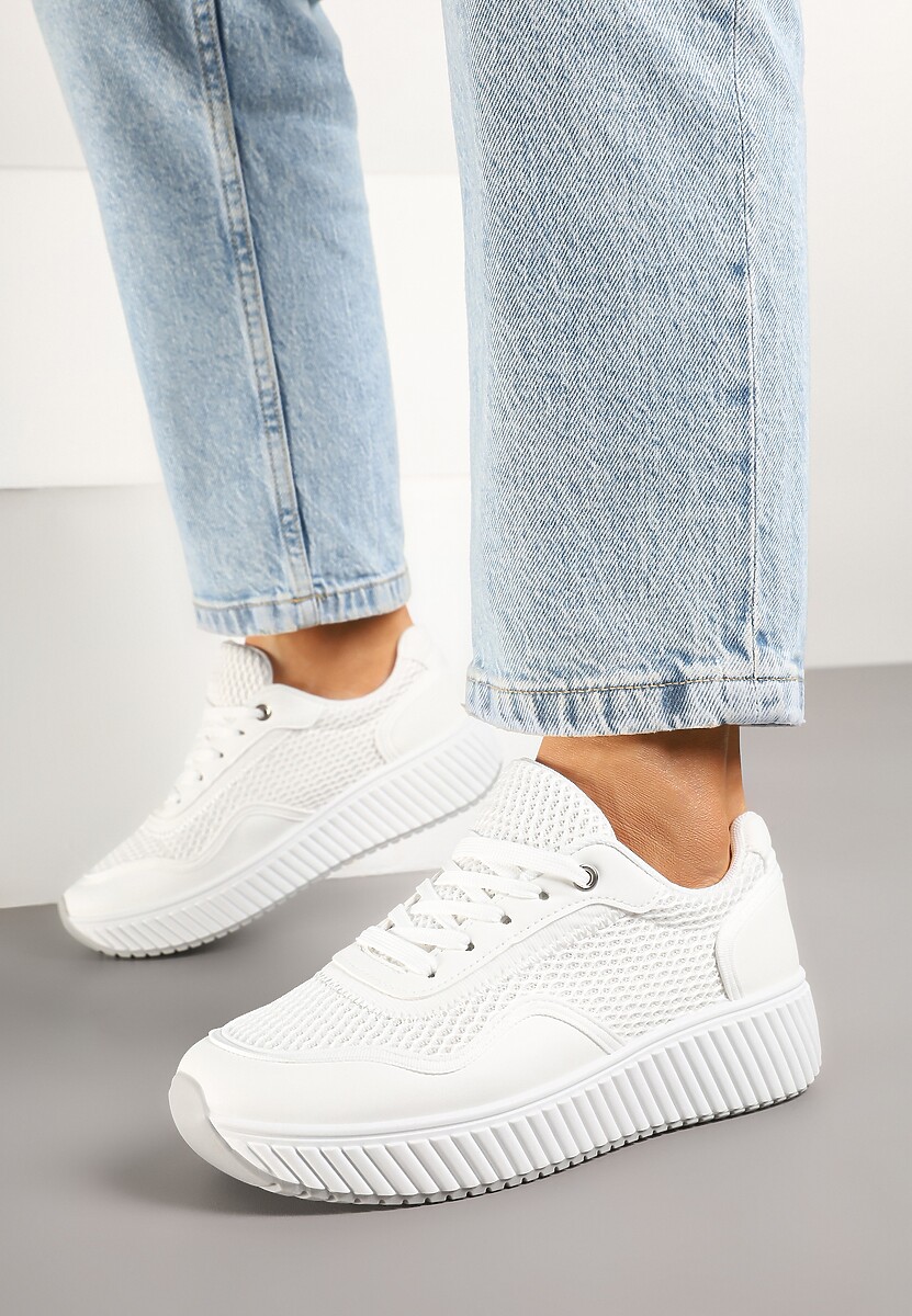 Białe Sneakersy na Tłoczonej Platformie Wilaria
