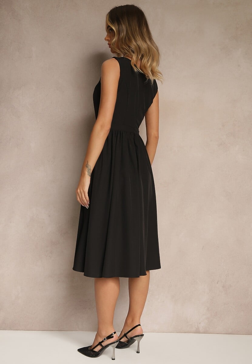 Czarna Basicowa Sukienka Vices o Rozkloszowanym Kroju Tolaneia