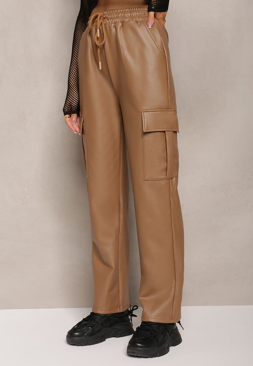 Ciemnobeżowe Szerokie Spodnie High Waist Ocieplone w Stylu Cargo z Gumką w Pasie i Kieszeniami na Klapy Vilencja