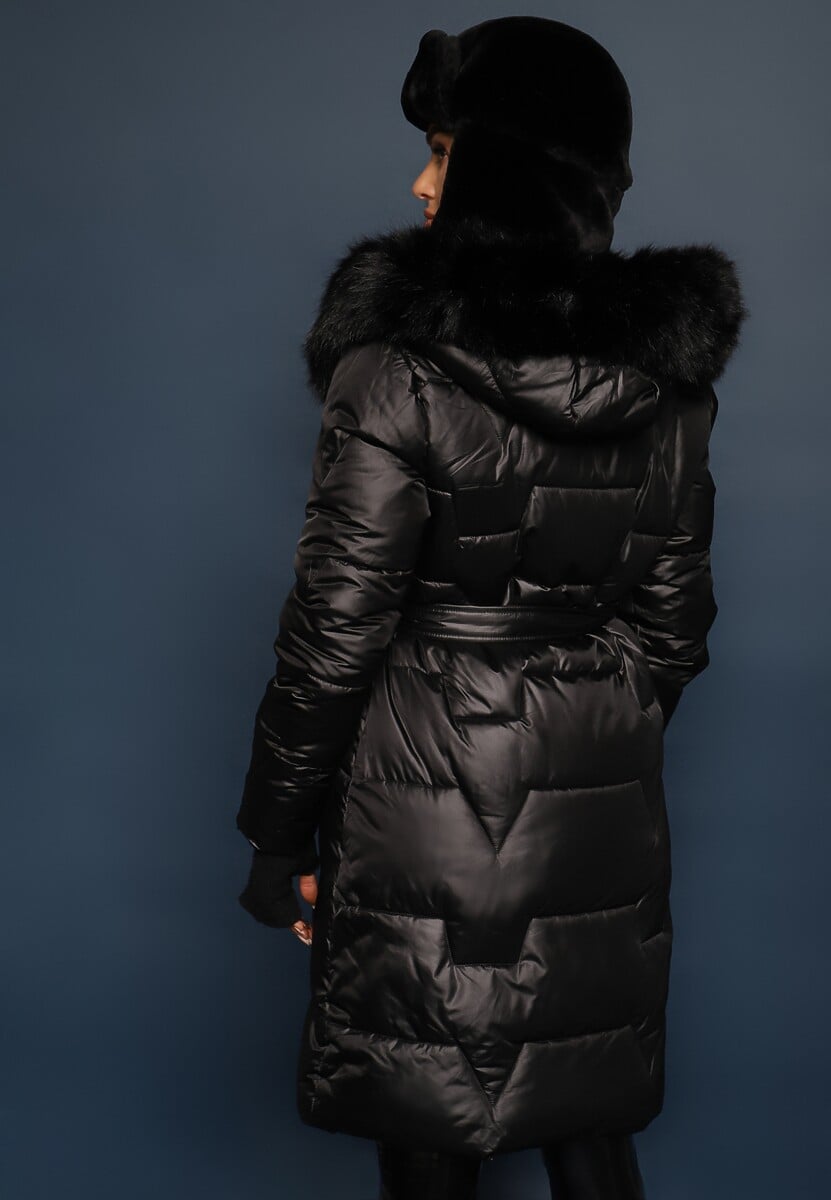 Czarna Długa Kurtka Pikowana z Odpinanym Kołnierzem i Paskiem Rinarella