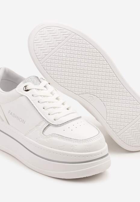 Biało-Srebrne Sneakersy na Platformie Ozdobione Brokatem i Napisem Udivoria