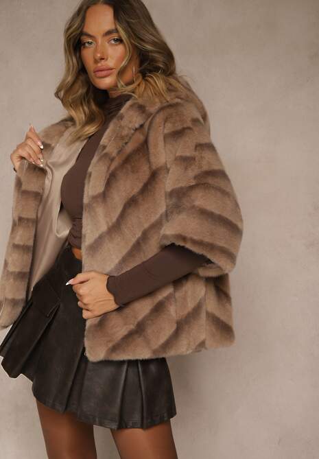 Beżowa Kurtka Futrzana o Kroju Oversize z Kapturem i Rękawami 3/4 Titene