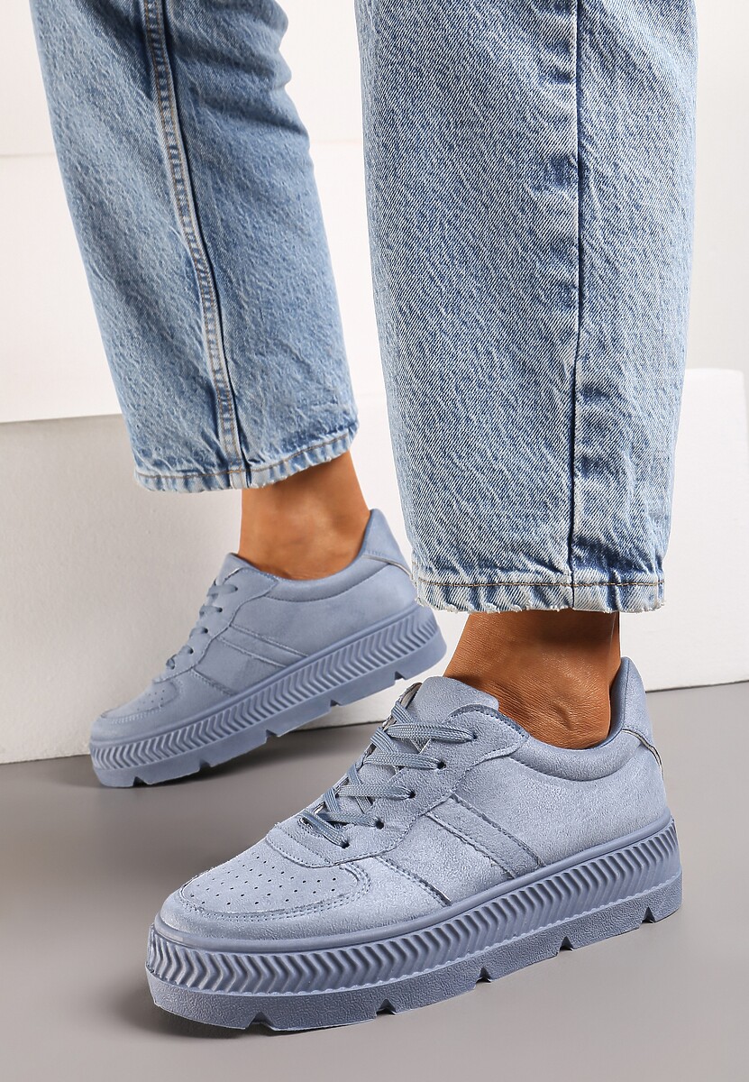 Niebieskie Sneakersy z Perforacją na Żłobionej Podeszwie Riparian Rights