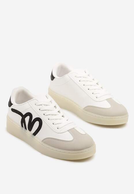 Białe Sneakersy Klasyczne Tenisówki z Abstrakcyjną Aplikacją Ailinne