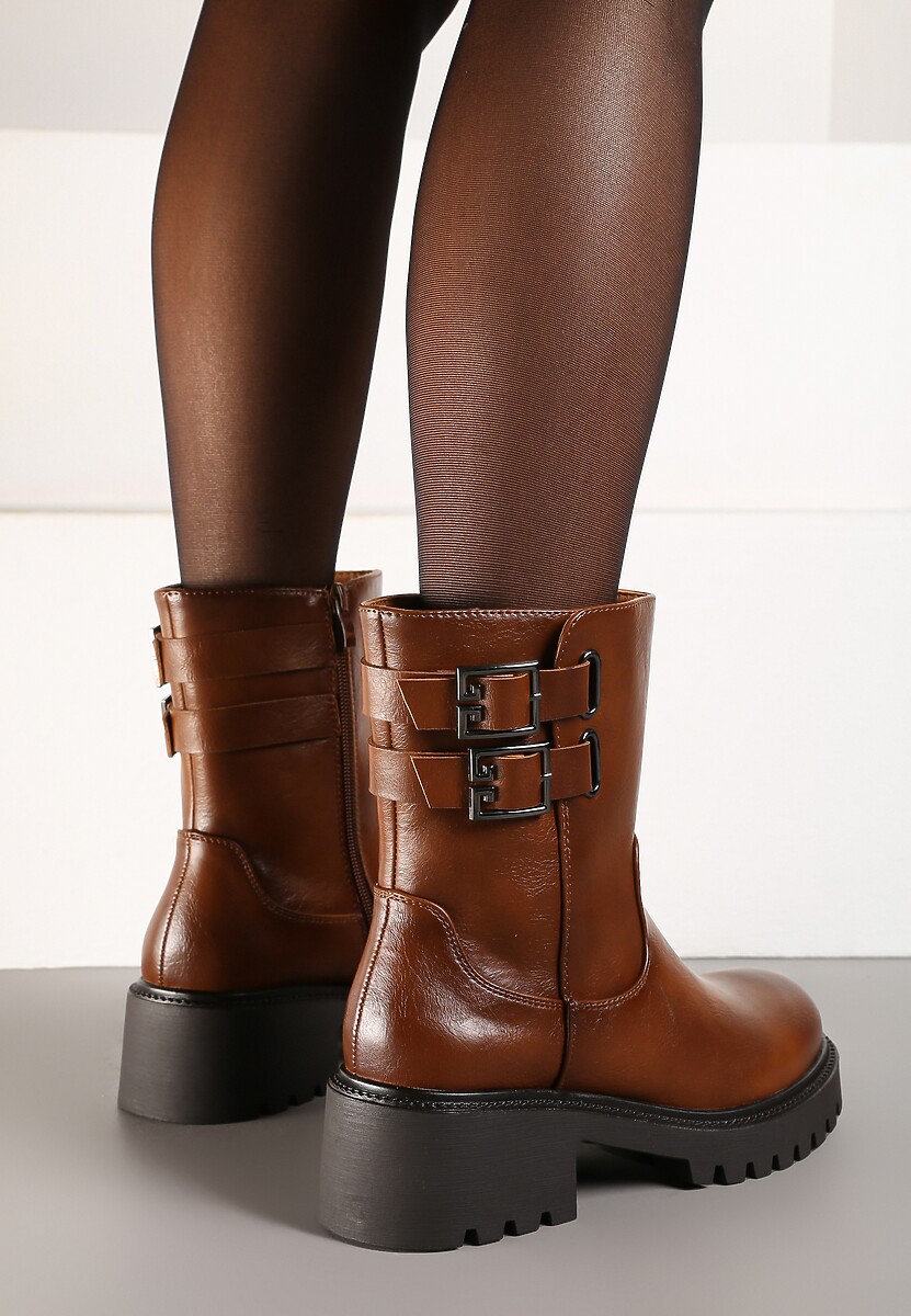 Brązowe Botki na Podeszwie z Tłoczeniami Zdobione Sprzączkami Senalina