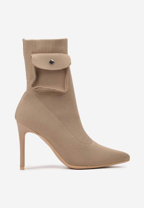 Ciemnobeżowe Botki na Obcasie z Dopasowaną Cholewką Zdobioną Kieszonką z Napem Nelidael