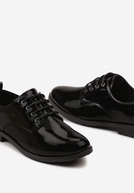 Czarne Lakierowane Półbuty Oksfordki Sznurowane na Rzemyki Zatella