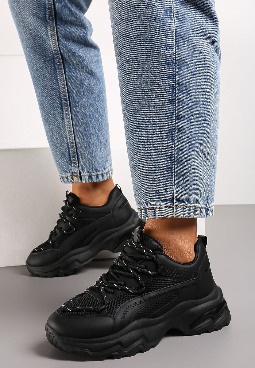 Czarne Sneakersy na Masywnej Podeszwie z Siateczkowym Wstawkami i Ozdobnymi Sznurówkami Ollavia