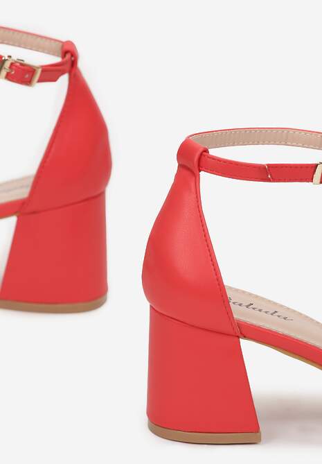 Czerwone Czółenka Canena