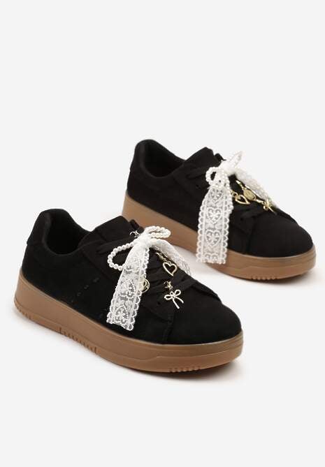 Czarne Sneakersy na Niskiej Platformie z Aplikacjami i Kokardkami Divienne