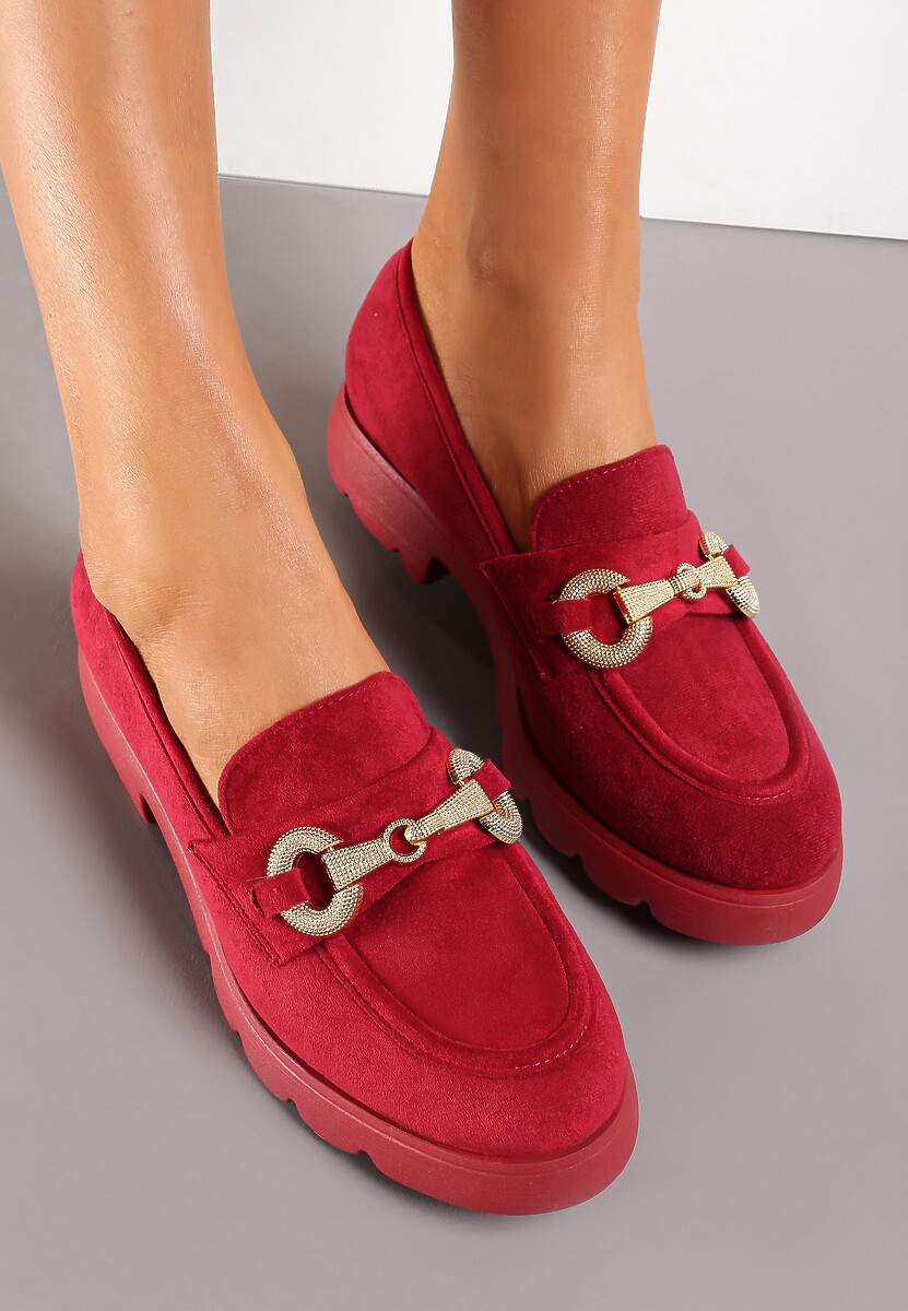 Bordowe Klasyczne Mokasyny na Płaskiej Podeszwie Ozdobione Metalową Wstawką Landia