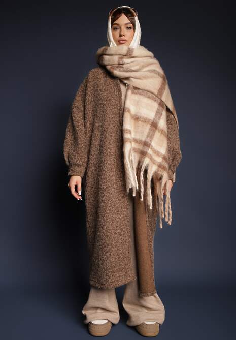 Brązowy Kardigan Niezapinany o Długim Kroju Ozdobiony Szerokimi Rękawami Tifilina