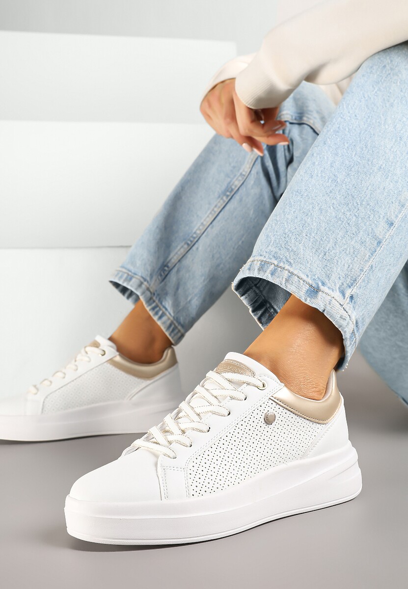 Jasnobeżowe Sneakersy Typu Tenisówki z Ozdobną Perforacją Mariselia