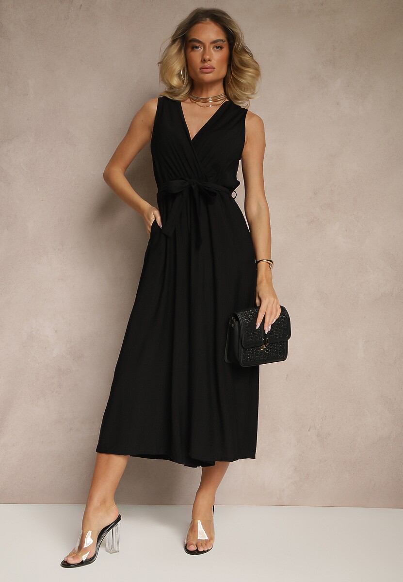 Czarny Kombinezon Taliowany z Wiskozą Ozdobiona Paskiem Evintria