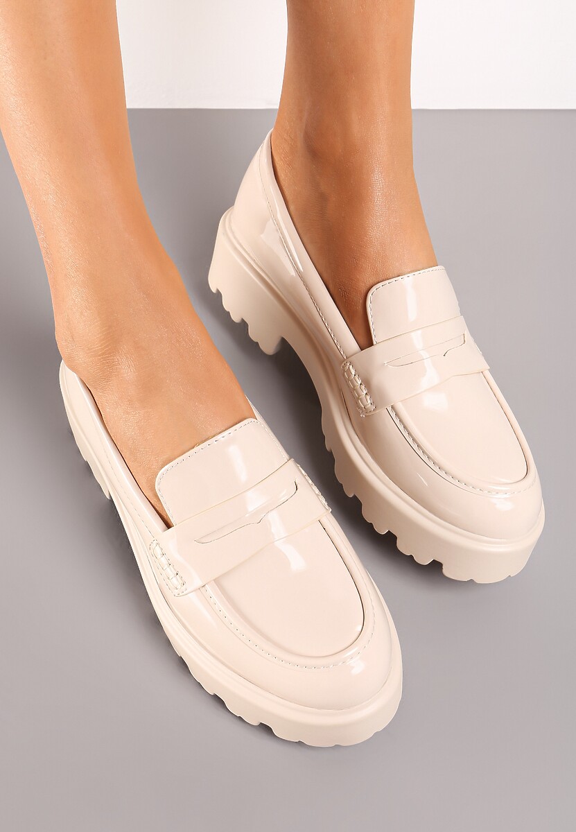 Beżowe Lakierowane Mokasyny z Grubą Podeszwą Lithara