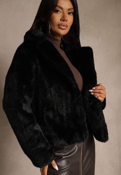 Czarna Elegancka Kurtka Futerko o Krótkim Kroju z Kołnierzem Girivine