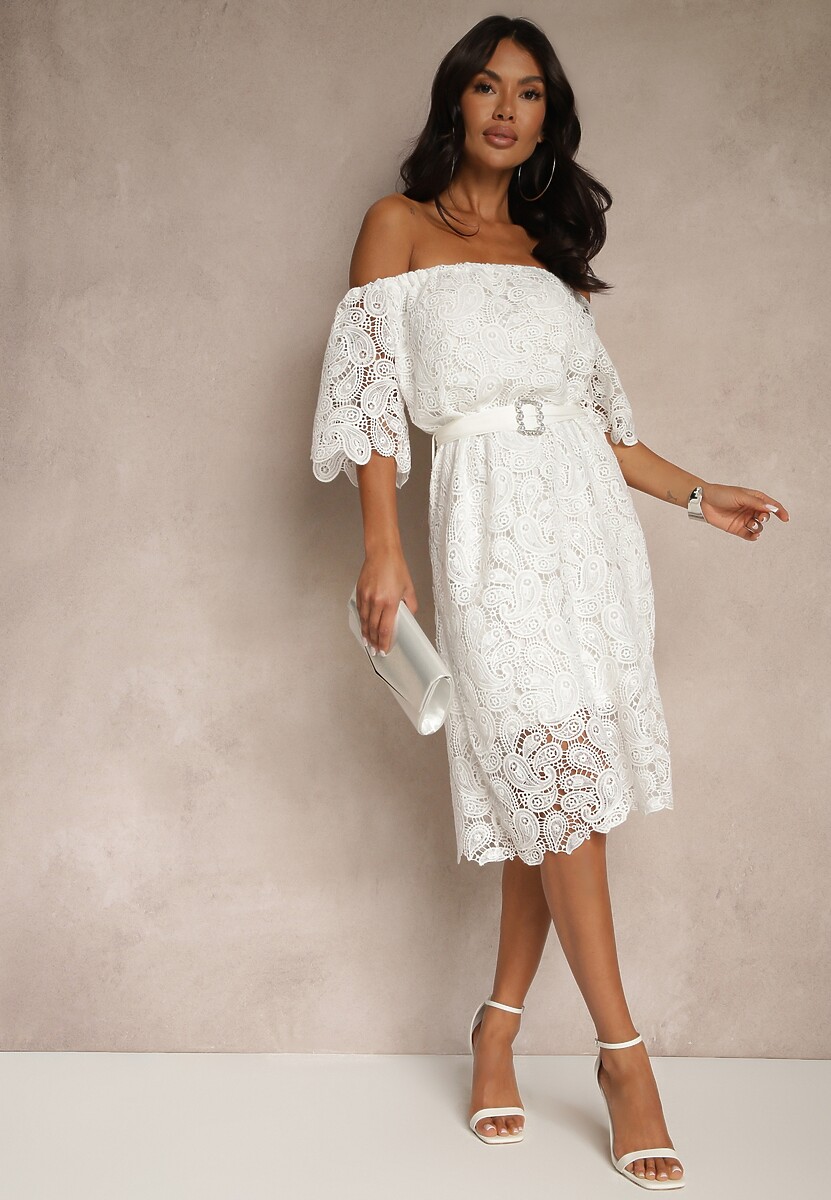 Biała Sukienka z Bawełną z Paskiem z Klamrą Perełkami i Cyrkoniami Neralisse